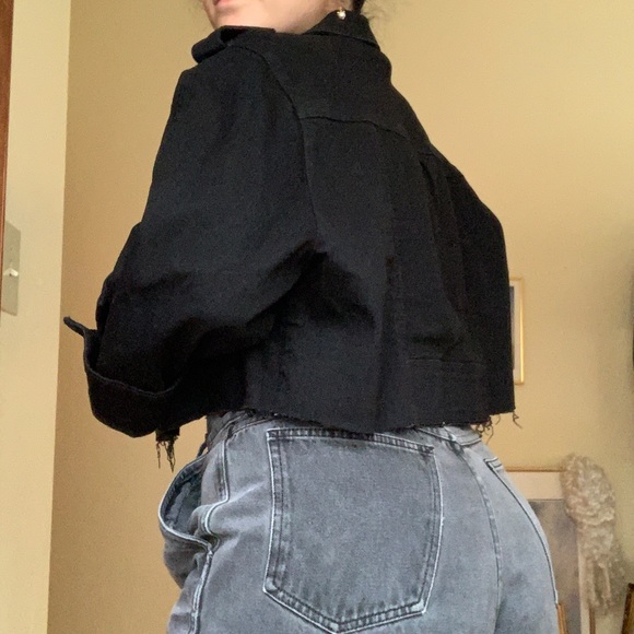 Cropped black jacket - Picture 2 of 7
